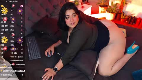 Snapshot of victoria_monteroo chatting on May 2026 12:18:01 AM Call me Vic online show from May 2026 12:18:01 AM