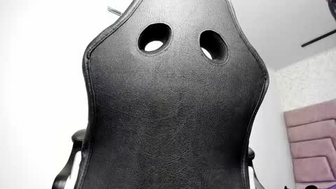 Vicky  online show from November 2025 03:28:02 PM