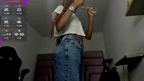 Vicky  online show from November 2025 07:16:02 PM