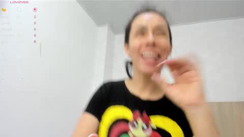 victoria_pachon online show from October 2025 07:23:01 PM