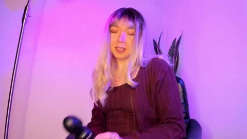 D A N I online show from October 2025 02:11:02 AM