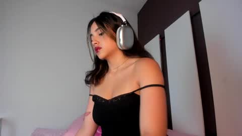 Snapshot of victoriaa2_doll chatting on May 2026 02:03:02 PM victoriaa2_doll online show from May 2026 02:03:02 PM