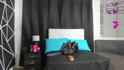 Victoria Zans  online show from October 2025 10:02:01 AM