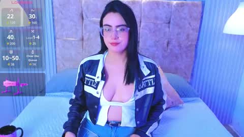 Victoria Andrade online show from March 2026 01:05:01 PM