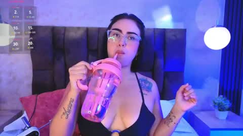 Snapshot of victoriaandrade chatting on April 2026 12:21:02 PM Victoria Andrade online show from April 2026 12:21:02 PM