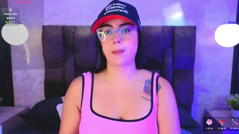 Snapshot of victoriaandrade chatting on May 2026 12:43:01 PM Victoria Andrade online show from May 2026 12:43:01 PM