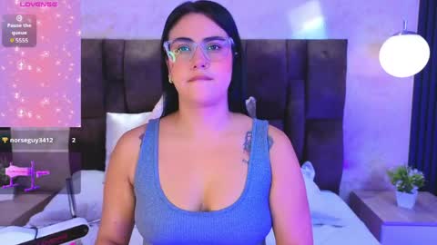 Snapshot of victoriaandrade chatting on May 2026 12:23:02 PM Victoria Andrade online show from May 2026 12:23:02 PM