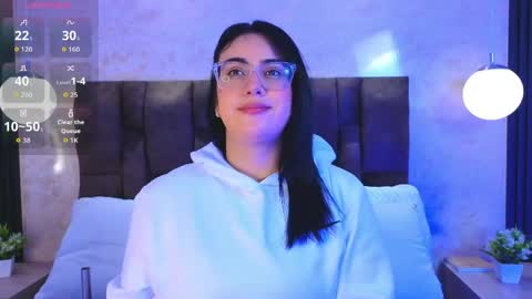 Snapshot of victoriaandrade chatting on May 2026 12:01:01 PM Victoria Andrade online show from May 2026 12:01:01 PM