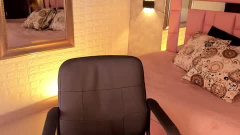 VICTORIA online show from January 2025 10:59:01 PM