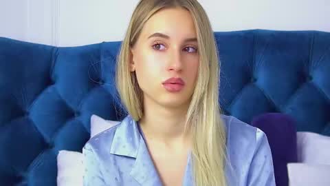 Victoria online show from October 2025 06:45:02 AM