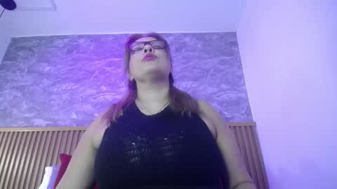 victoriamil1 online show from September 2025 07:50:02 PM