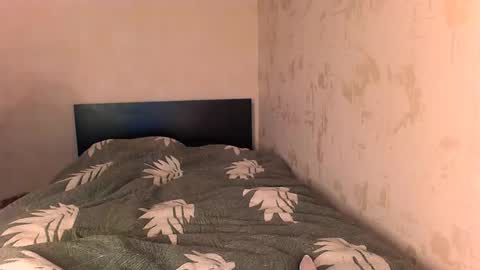 Eva and Victor online show from December 2024 01:00:01 PM