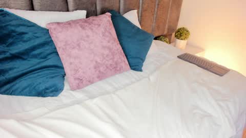 Maria Victoria online show from January 2025 05:42:01 PM