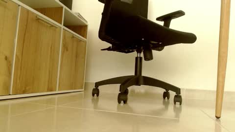 Victoria online show from October 2025 02:18:01 PM