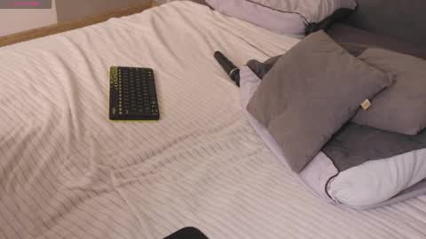 V I C T O R I A online show from April 2026 02:40:02 PM