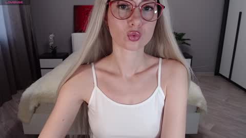 VictoriaTiger online show from January 2025 09:56:02 AM