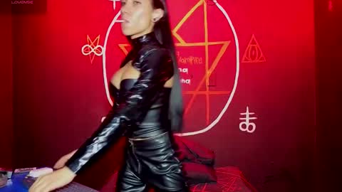 Victoria Vampire online show from September 2025 06:53:02 PM