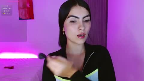 Snapshot of victoriia_henao_ chatting on November 2025 03:06:02 AM victoriia_henao_ online show from November 2025 03:06:02 AM