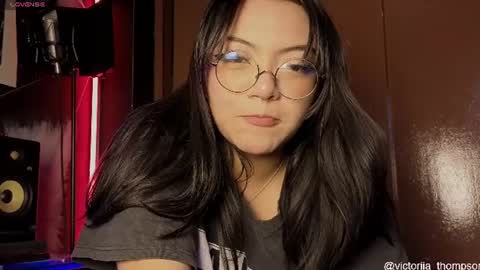 victoriia_thompson online show from June 2026 10:12:01 PM