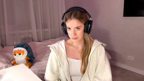 Vikki online show from December 2025 03:10:01 PM