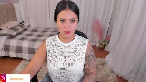 V  I C  T O R I A  online show from December 2024 09:02:01 PM