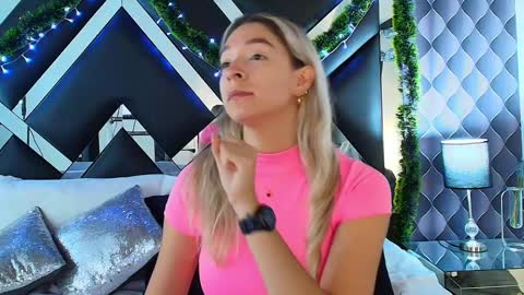 victtoria lee online show from December 2024 07:46:02 PM