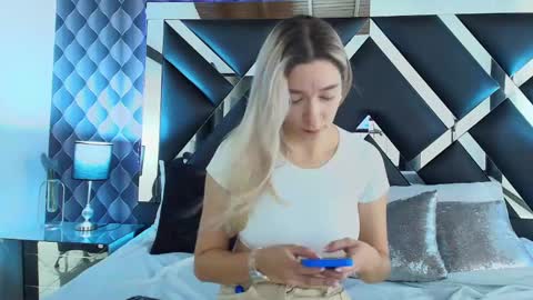 victtoria lee online show from January 2025 07:48:01 PM