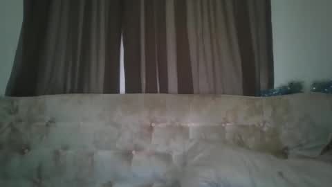 Snapshot of vids1977 chatting on October 2025 03:58:02 AM vids1977 online show from October 2025 03:58:02 AM