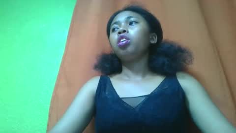 Snapshot of vierge28430 chatting on May 2026 05:12:01 AM vierge28430 online show from May 2026 05:12:01 AM