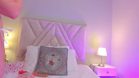 Snapshot of viictoria_becker chatting on September 2025 11:10:01 AM Victoria online show from September 2025 11:10:01 AM