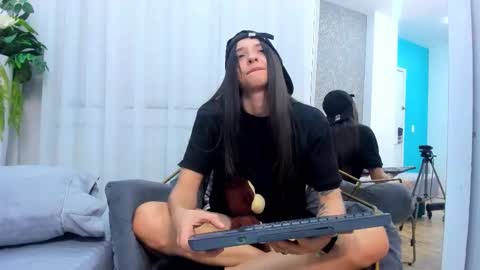 Snapshot of viictoriiasaenz chatting on February 2026 03:47:01 AM viictoriiasaenz online show from February 2026 03:47:01 AM