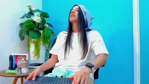 Snapshot of viictoriiasaenz chatting on March 2026 07:15:01 AM viictoriiasaenz online show from March 2026 07:15:01 AM