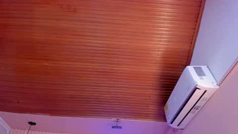 Viiolett online show from January 2025 10:17:01 PM