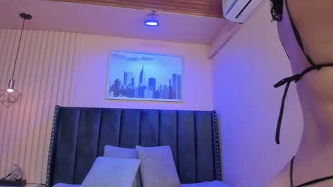 Viiolett online show from October 2025 08:07:01 PM