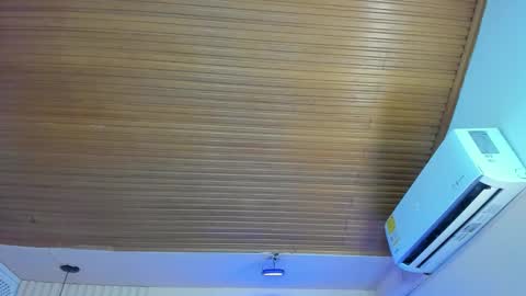 Viiolett online show from October 2025 08:41:01 PM