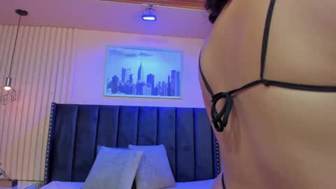 Viiolett online show from November 2025 09:43:02 PM