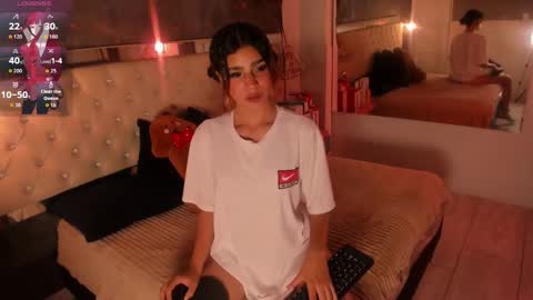 Violet online show from September 2025 01:00:02 PM