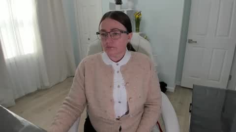 Ukrainian-woman online show from March 2025 05:39:02 PM