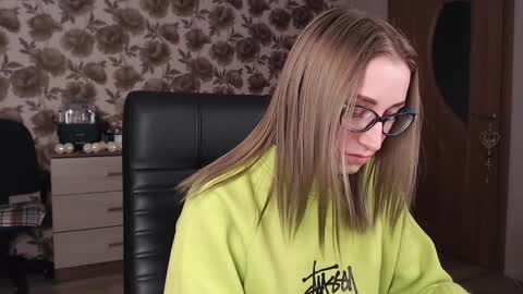 Snapshot of vikaericka chatting on December 2024 07:37:01 AM Vika online show from December 2024 07:37:01 AM