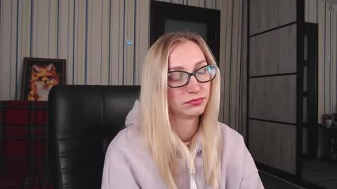 Snapshot of vikaericka chatting on September 2025 05:07:02 AM Vika online show from September 2025 05:07:02 AM