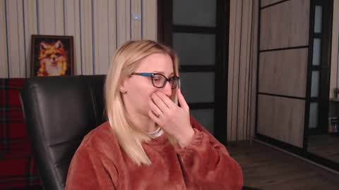 Snapshot of vikaericka chatting on October 2025 09:41:02 AM Vika online show from October 2025 09:41:02 AM