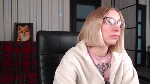 Snapshot of vikaericka chatting on November 2025 07:57:01 AM Vika online show from November 2025 07:57:01 AM