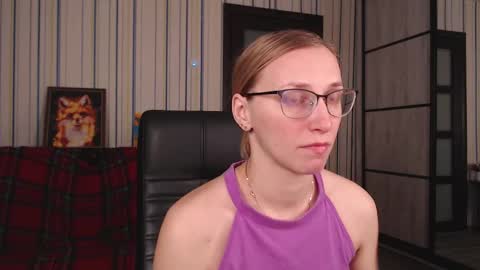 Snapshot of vikaericka chatting on December 2025 11:23:01 PM Vika online show from December 2025 11:23:01 PM