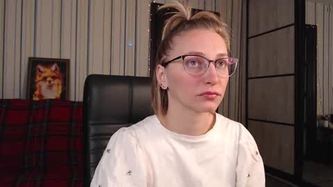 Snapshot of vikaericka chatting on January 2026 01:25:02 PM Vika online show from January 2026 01:25:02 PM