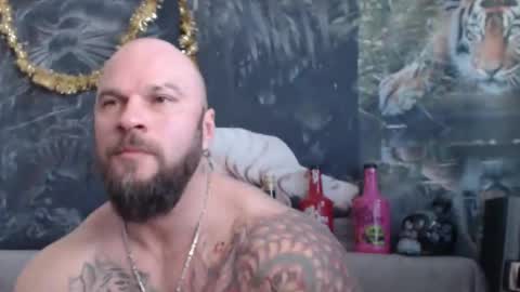 Snapshot of viking_me chatting on February 2026 07:40:01 AM viking online show from February 2026 07:40:01 AM