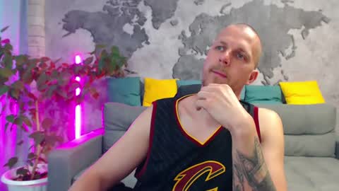 vikingchrisss online show from July 2026 10:44:01 AM