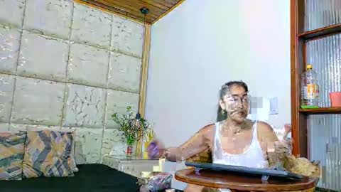 vikiTomson online show from December 2025 01:59:02 PM