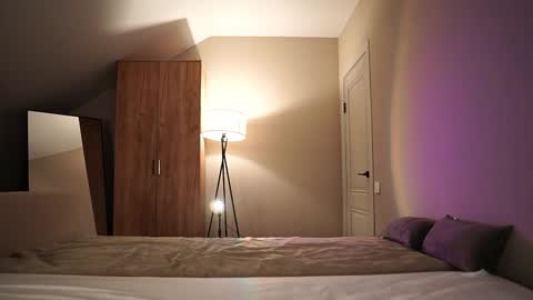 VIKKI online show from September 2025 12:10:02 PM