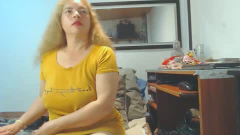 VIKKKTORIAAA online show from December 2024 09:21:01 AM