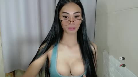 vikkylustfull online show from February 2025 04:43:02 PM